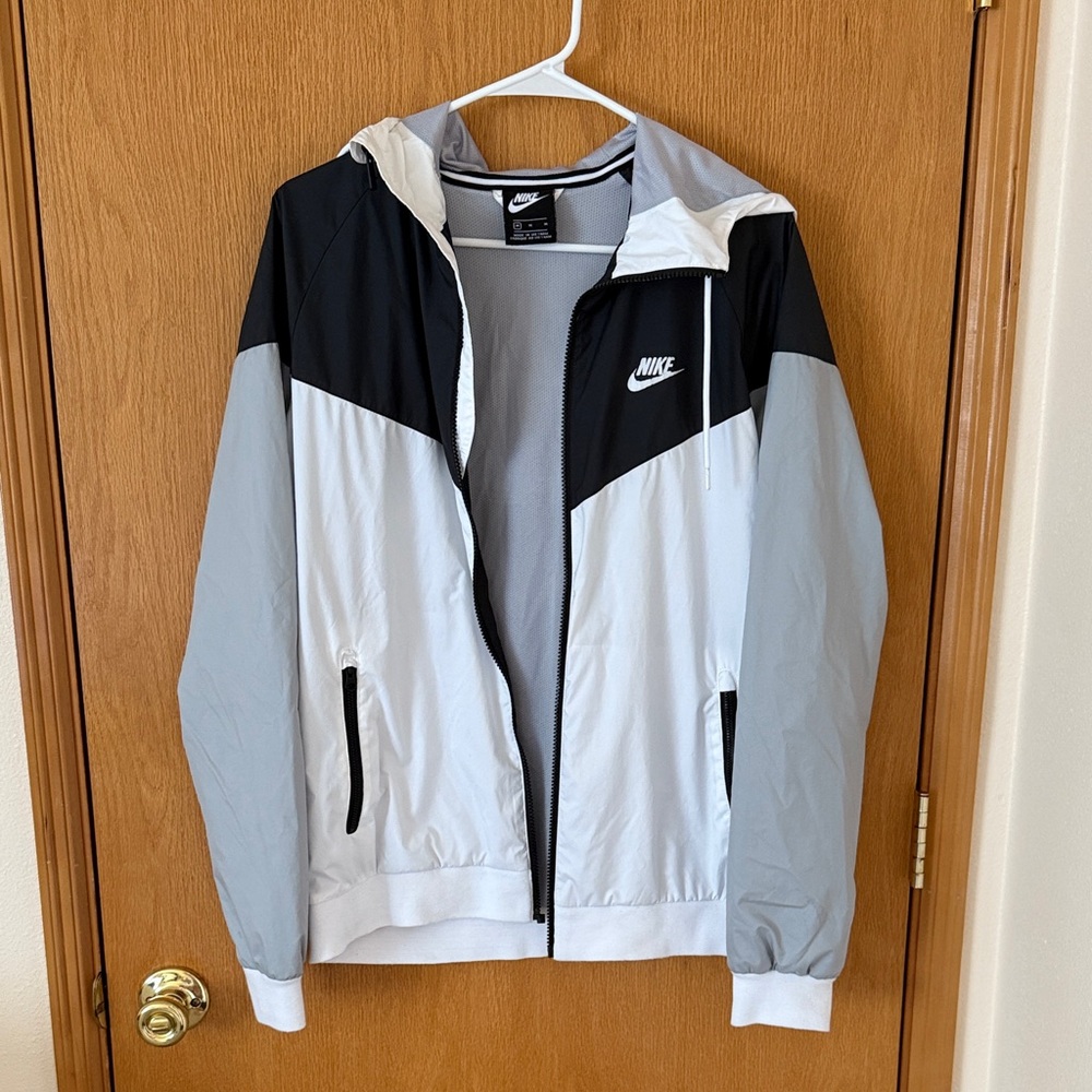 Nike Men's Black and Light Gray Windbreaker